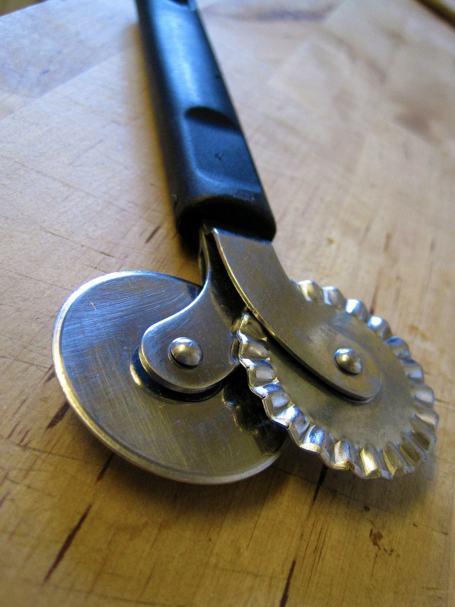 http://pizzaovensgalore.com/cdn/shop/collections/pizza-cutter-57170_1920_1200x1200.jpg?v=1612065895